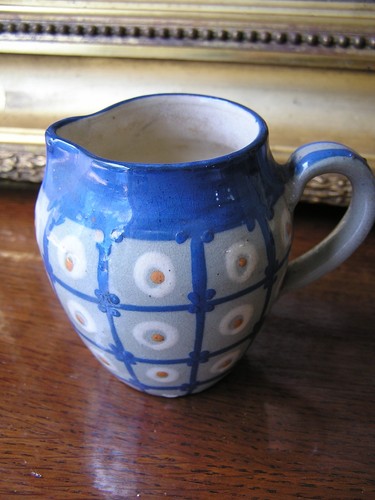 Joli petit berchet pot - à, lait