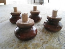 Pieds de Fauteuils en Hêtre Teinté et verni. Lot de 4 pièces