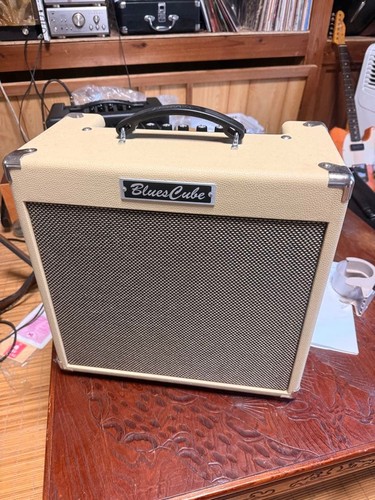 Corps amplificateur de - corps, d'amplificateur
