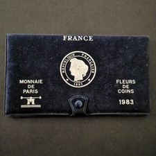 VIDE EMPTY / COFFRET VIDE