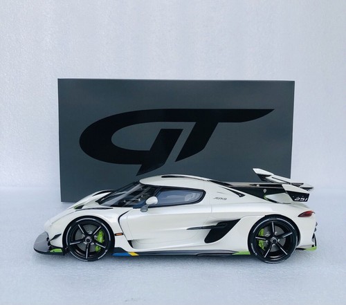 Koenigsegg jesko pearl white - koenigsegg,