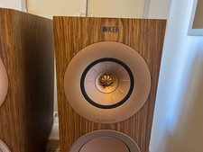 [WITH ORIGINAL BOX] KEF R3