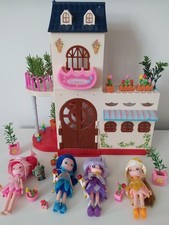 4 mini poupées Doremi avec leur maison
