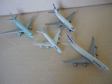 4 maquettes avion - 2 Boeing