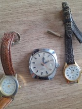 Trois montres. CAMIF