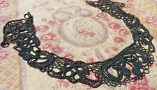 ANCIENNE APPLICATION EN SOUTACHE ET GANSE FANTAISIE DE SOIE NOIRE fin XIXe/ 1900