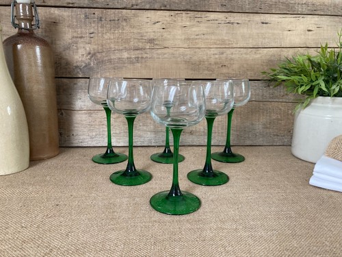 626 verres à pied - ,