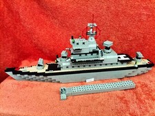 Lot V052: Bateau de guerre Mega Bloks Battleship 9760 quasi complet
