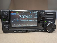 ICOM 705 HF/50/144/430MHz 10W