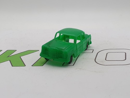 Mercedes 220 berline 80 - mercedes,