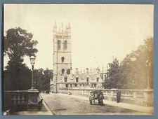 UK, Oxford la tour de Magdalene College et du pont qui traverse le Cherwel Vinta