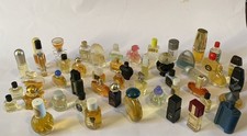 Lot 50 miniatures de parfum