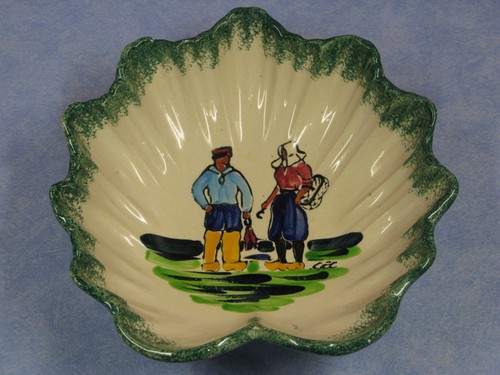 Saladier coquillage signée