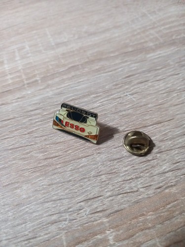 Pin voiture peugeot - peugeot, esso