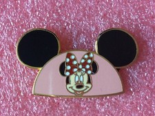 T09 pins disney chapeau - t09,