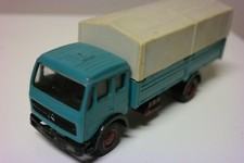 NZG camion Mercédès bâché;