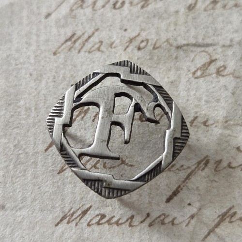 Monogramme lettre métal - f,