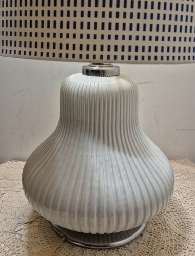 Pied lampe table - table, en