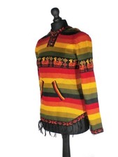 Poncho péruvien en laine (capuche, manches, franges, motif lamas) ORIGINE PEROU