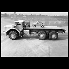 Photo A.010201 BERLIET T100 & VESPA 400 1957