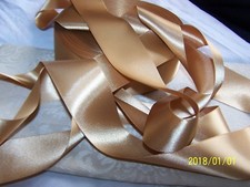 ANCIEN RUBAN EN SATIN DOUBLE FACE. SPLENDIDE. HAUT DE GAMME. Doré. N°116
