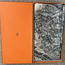 NEW in Box HERMÈS Caramel