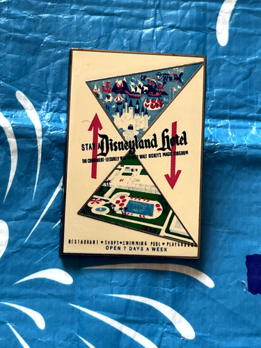 Pin trading stay - at, disneyland