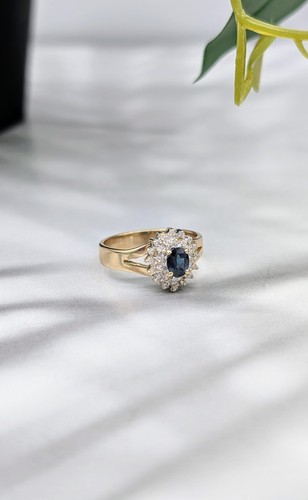 Bague marquise ornée - , d'un