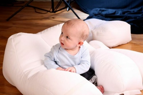 Coussin pose bébé - coussin, pose-bébé