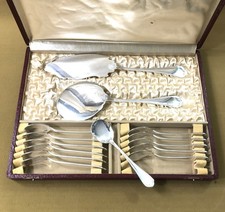 service à glace en métal