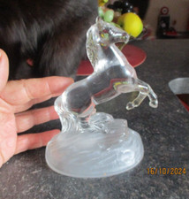 Cristal : d'Arques ? Vannes ? St Louis ? Cheval Cabré