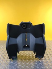 Tablier supérieur avant pour