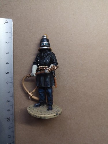 Figurine del prado - prado, pompier