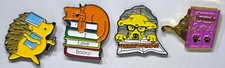 4 pin's livre lecture bibliothèque hérisson chien chat sorcière