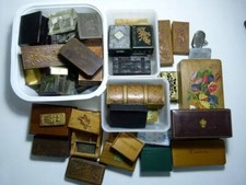 Lot d'environ 45 Boîtes à timbres, fin 19e début 20e siècle