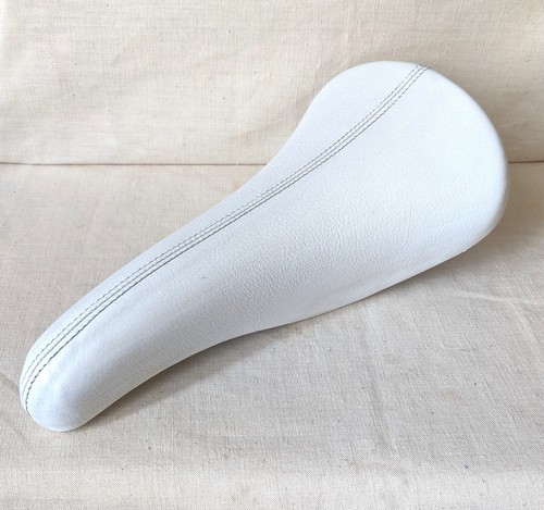 Covered white leather - re,