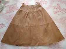 Très belle jupe évasée en CUIR VÉRITABLE. T.44 camel