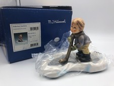 Figurine Hummel 2143/A joueuse