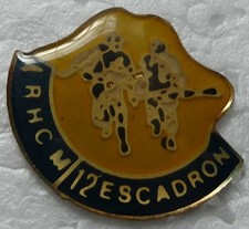 PIN'S MILITAIRE DU 12 ESCADRON DU 4 REGIMENT D'HELICOPTERES DE CDT ET MANOEUVRE