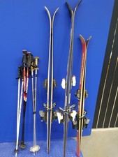 Lot paires de skis - de,