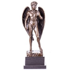 Sculpture David avec des ailes
