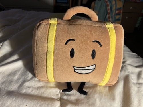 Inanimate insanity suitcase - inanimate,