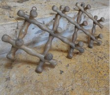 Porte manteaux chapeaux - et,