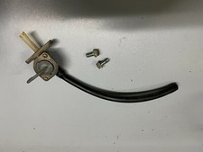 UN ROBINET D ESSENCE MOTO