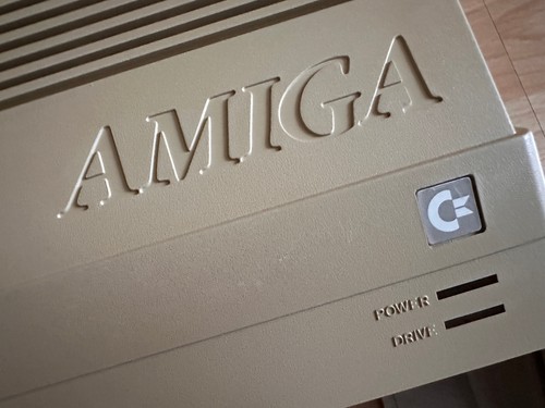 Commodore amiga 500 - amiga, boîtier