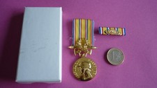 MEDAILLE SAPEUR-POMPIER / 30