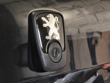 Logo CHROME autocollant emblème badge sticker adhésif pour coffre PEUGEOT 106