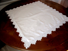 ancien taie d'oreiller blanche en lin et brodée " G B"