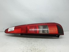 Feu arriere principal droit