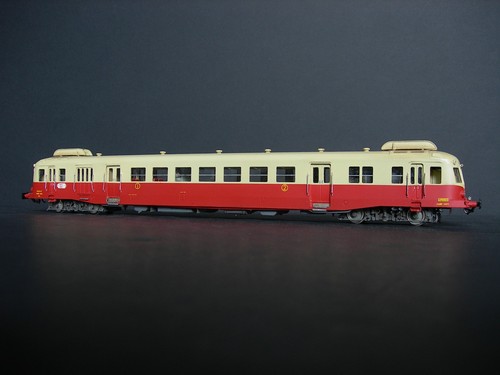Autorail 2400 loco diffusion - x,